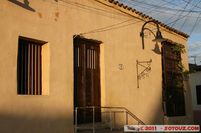 Camaguey - Plaza San Juan de Dios
Mots-clés: CamagÃ¼ey CUB Cuba geo:lat=21.37623847 geo:lon=-77.91783766 geotagged patrimoine unesco sunset