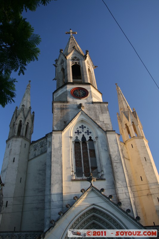 Camaguey - Iglesia del Sagrado Corazon de Jesus
Mots-clés: CamagÃ¼ey CUB Cuba geo:lat=21.37949750 geo:lon=-77.91527609 geotagged patrimoine unesco sunset Eglise
