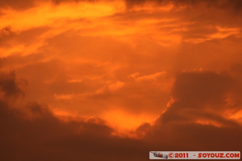 Camaguey - Puesta de sol desde el Gran Hotel
Mots-clés: CamagÃ¼ey CUB Cuba geo:lat=21.38177962 geo:lon=-77.91745841 geotagged patrimoine unesco sunset Nuages Insolite