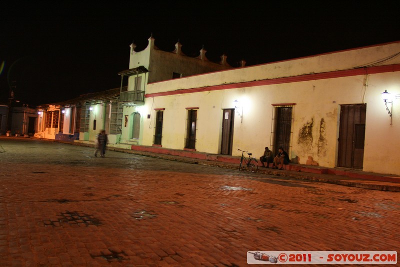 Camaguey de noche - Plaza San Juan de Dios
Mots-clés: CamagÃ¼ey CUB Cuba geo:lat=21.37599507 geo:lon=-77.91812360 geotagged patrimoine unesco Nuit