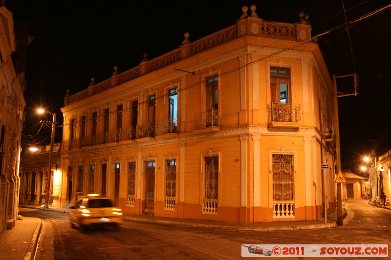 Camaguey de noche
Mots-clés: CamagÃ¼ey CUB Cuba geo:lat=21.37731884 geo:lon=-77.91824162 geotagged patrimoine unesco Nuit