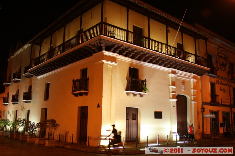 Camaguey de noche - Casa Natal de Ignacio Agramonte
Mots-clés: CamagÃ¼ey CUB Cuba geo:lat=21.38209681 geo:lon=-77.91864932 geotagged patrimoine unesco Nuit