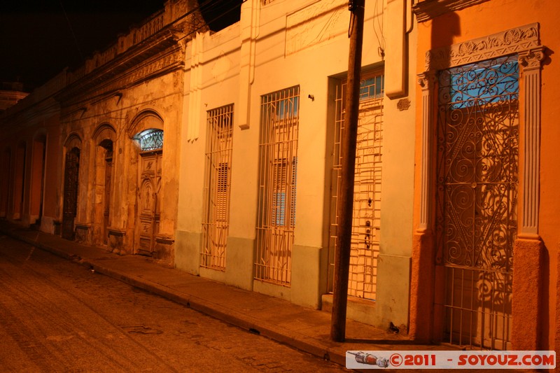 Camaguey de noche - Avenida Republica
Mots-clés: CamagÃ¼ey CUB Cuba geo:lat=21.38296847 geo:lon=-77.91667789 geotagged patrimoine unesco Nuit