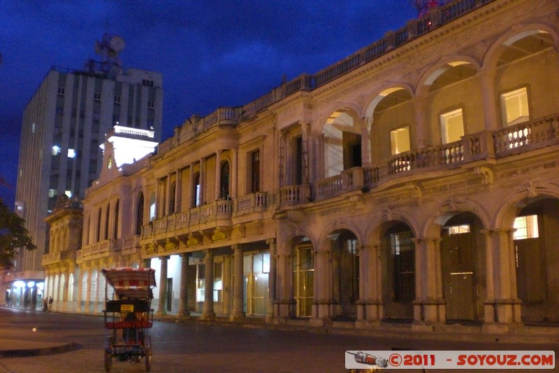 Santa Clara - Parque Vidal de noche
Mots-clés: CUB Cuba geo:lat=22.40660479 geo:lon=-79.96522307 geotagged Santa Clara Villa Clara Nuit