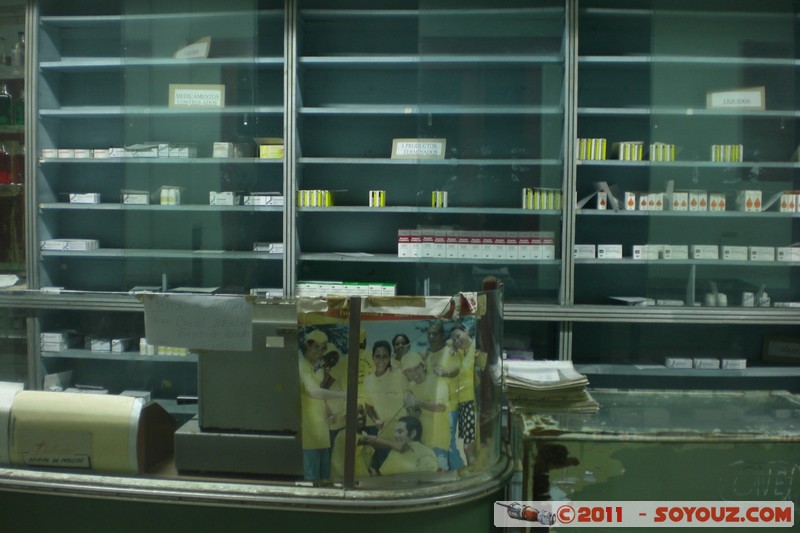 Santa Clara - Farmacia cubana
Mots-clés: CUB Cuba geo:lat=22.40545420 geo:lon=-79.96425748 geotagged Santa Clara Villa Clara Nuit Commerce