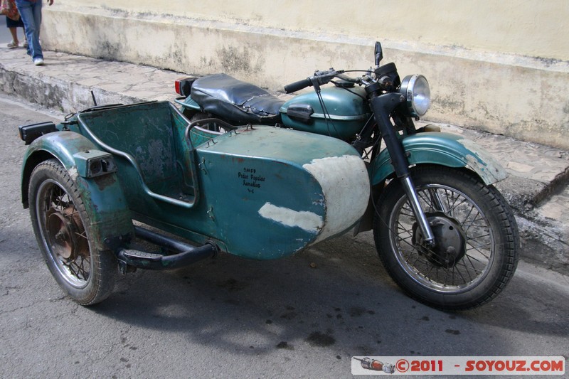 Remedios - Plaza Marti - Motocicleta
Mots-clés: CUB Cuba geo:lat=22.49503771 geo:lon=-79.54454005 geotagged Remedios Villa Clara Moto