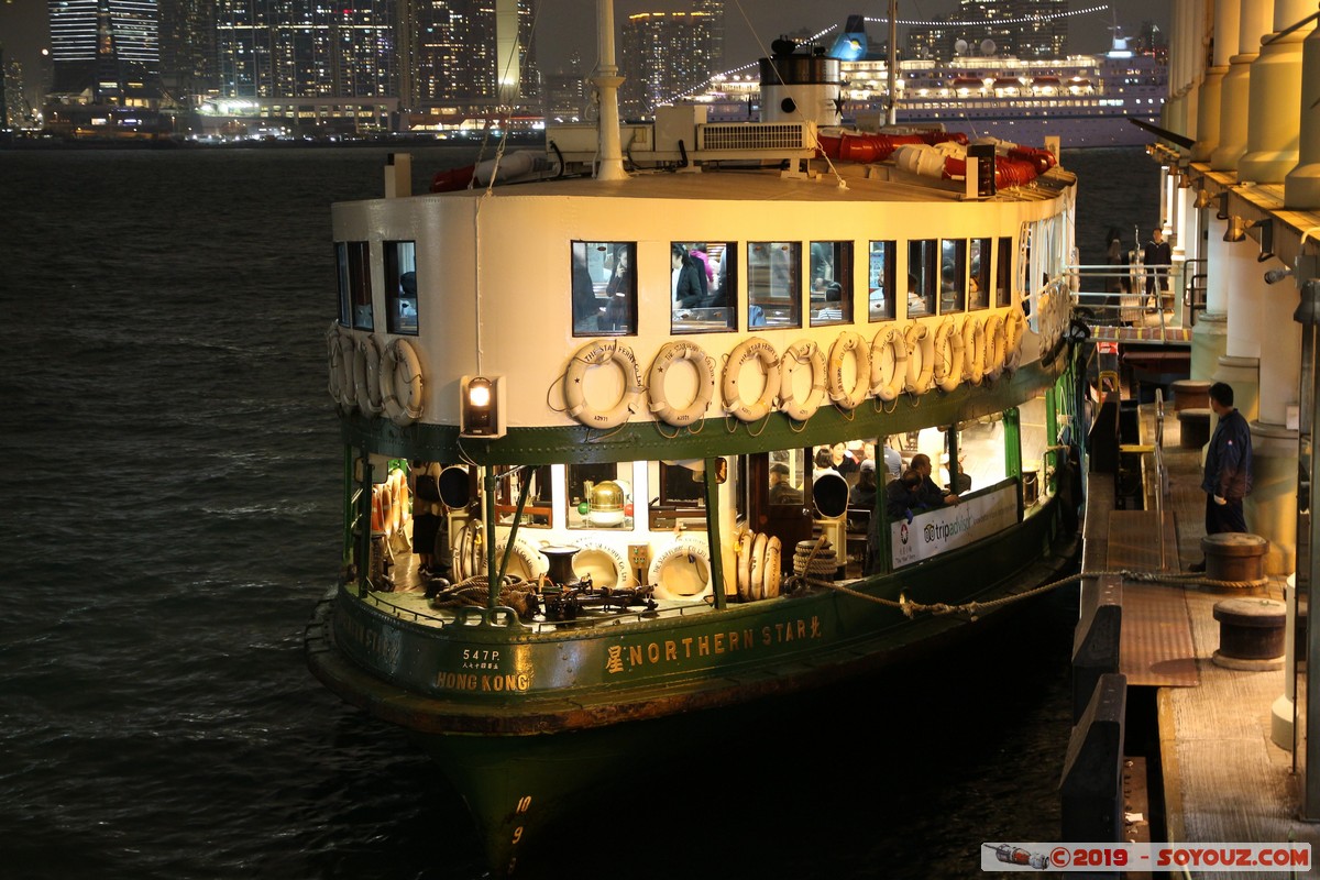 Hong Kong by night - Star Ferry Pier
Mots-clés: Central Central and Western geo:lat=22.28673879 geo:lon=114.16043053 geotagged HKG Hong Kong Nuit Port bateau Star Ferry Pier