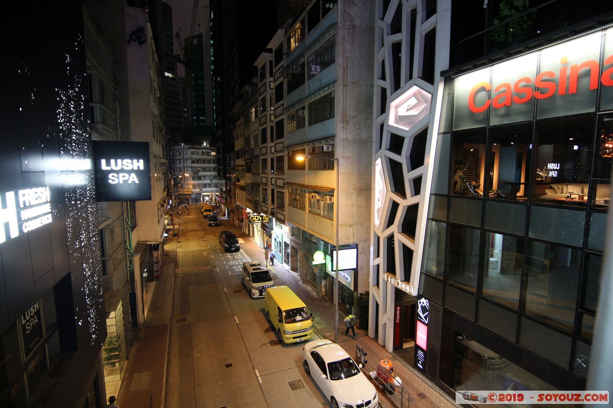 Hong Kong by night - Lyndhurst Terrace
Mots-clés: Central and Western Central District geo:lat=22.28266716 geo:lon=114.15397182 geotagged HKG Hong Kong Nuit Lyndhurst Terrace skyscraper