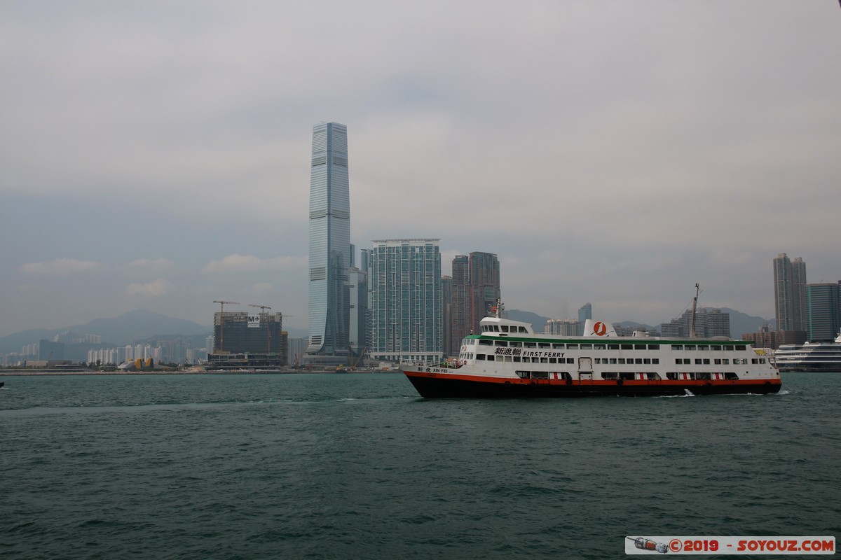 Hong Kong - Victoria Harbour
Mots-clés: Central Central and Western geo:lat=22.28722667 geo:lon=114.16226167 geotagged HKG Hong Kong Mer skyscraper Sky 100 bateau