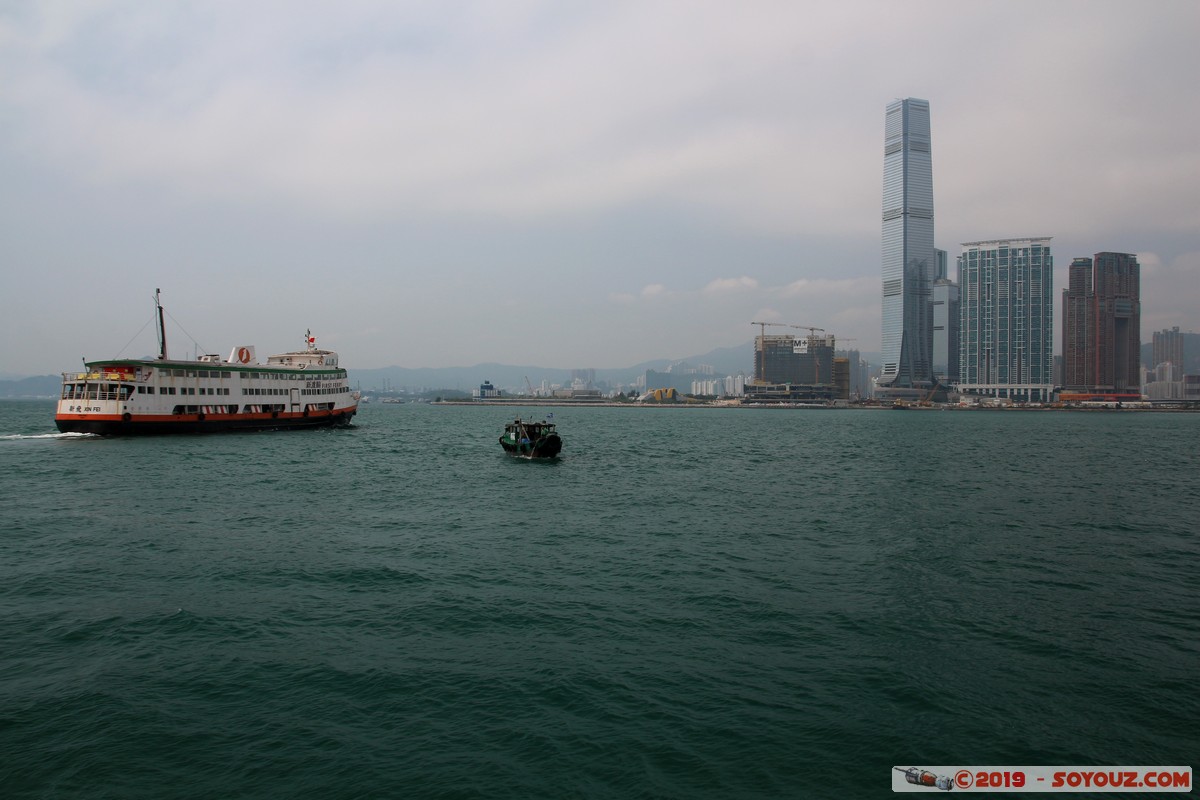 Hong Kong - Victoria Harbour
Mots-clés: Central Central and Western geo:lat=22.28877933 geo:lon=114.16274033 geotagged HKG Hong Kong Mer skyscraper Sky 100 bateau