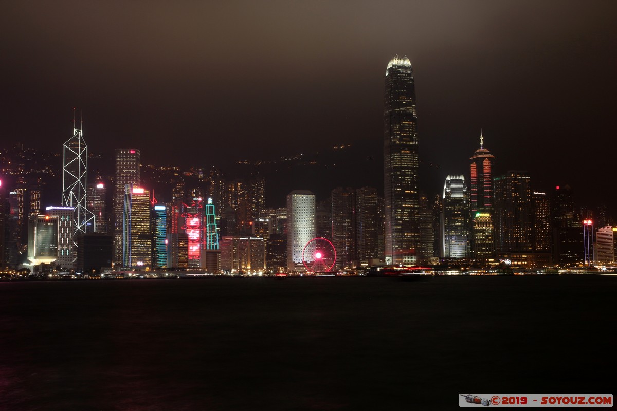 Hong Kong by night - View from Kowloon
Mots-clés: geo:lat=22.29322222 geo:lon=114.17242504 geotagged HKG Hong Kong Tsim Sha Tsui Yau Tsim Mong Kowloon Public Pier skyline skyscraper Nuit Jardine House International Commerce Centre Grande roue Victoria Harbour