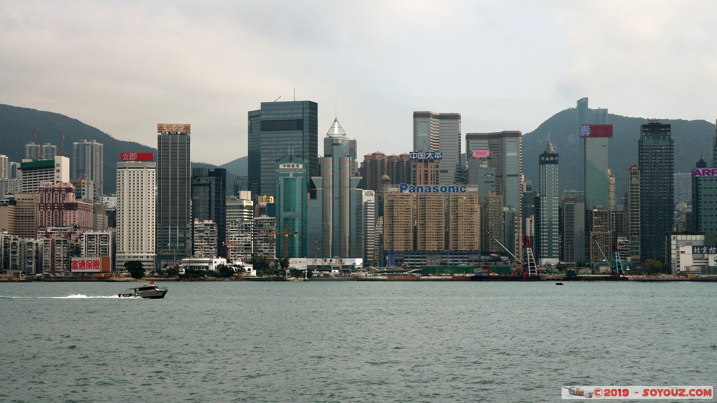 Hong Kong - Kowloon - View from Avenue of stars
Mots-clés: geo:lat=22.29496633 geo:lon=114.17624067 geotagged HKG Hong Kong Kowloon City Tsimshatsui East Kowloon Yau Tsim Mong Tsim Sha Tsui Public Pier Victoria Harbour Avenue of stars skyscraper