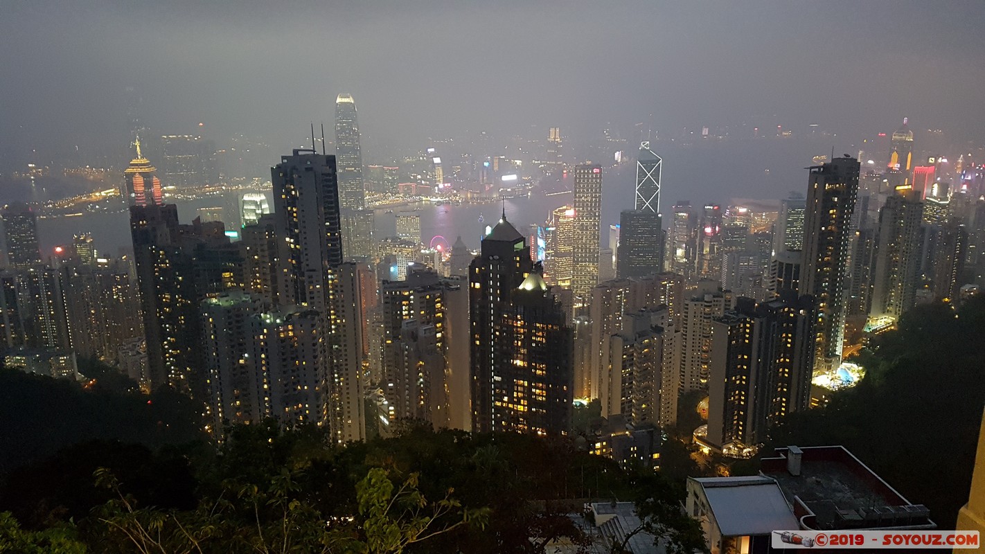 Hong Kong by night - Victoria Peak
Mots-clés: Central and Western Central District geo:lat=22.27100482 geo:lon=114.15075287 geotagged HKG Hong Kong Nuit skyscraper skyline