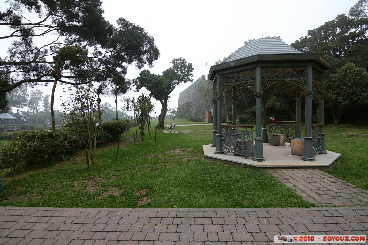 Hong Kong - Victoria Peak Garden
Mots-clés: Central and Western geo:lat=22.27424750 geo:lon=114.14401639 geotagged HKG Hong Kong Sheung Wan Victoria Peak Garden Parc