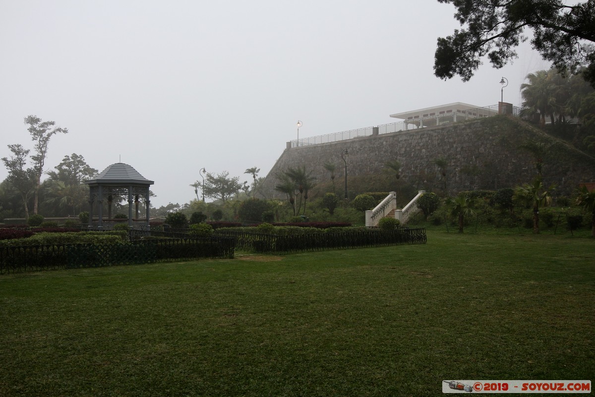 Hong Kong - Victoria Peak Garden
Mots-clés: Central and Western geo:lat=22.27393000 geo:lon=114.14422500 geotagged HKG Hong Kong Sheung Wan Victoria Peak Garden Parc