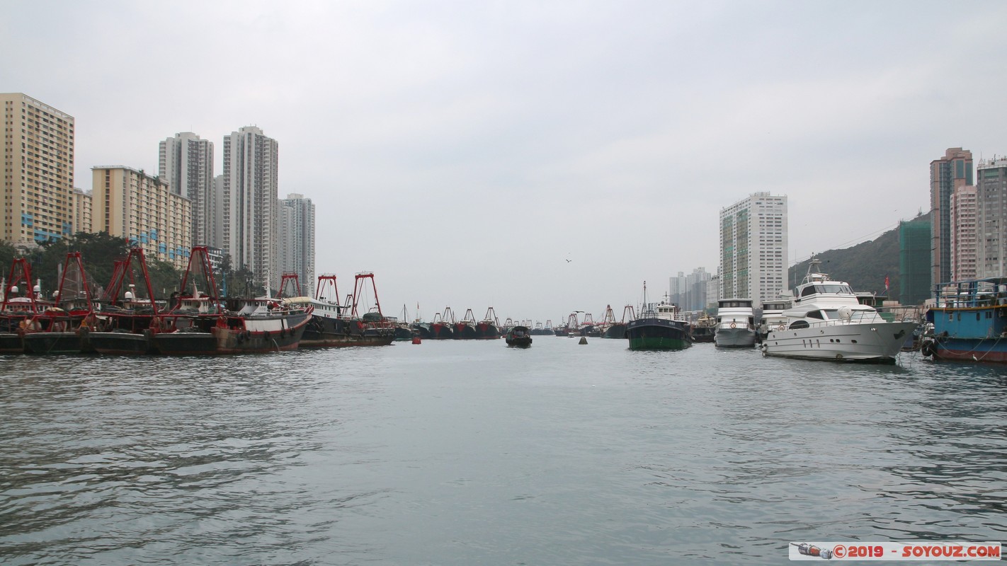 Hong Kong - Aberdeen West Typhoon Shelter
Mots-clés: Aberdeen geo:lat=22.24673967 geo:lon=114.15277067 geotagged HKG Hong Kong Southern bateau skyscraper