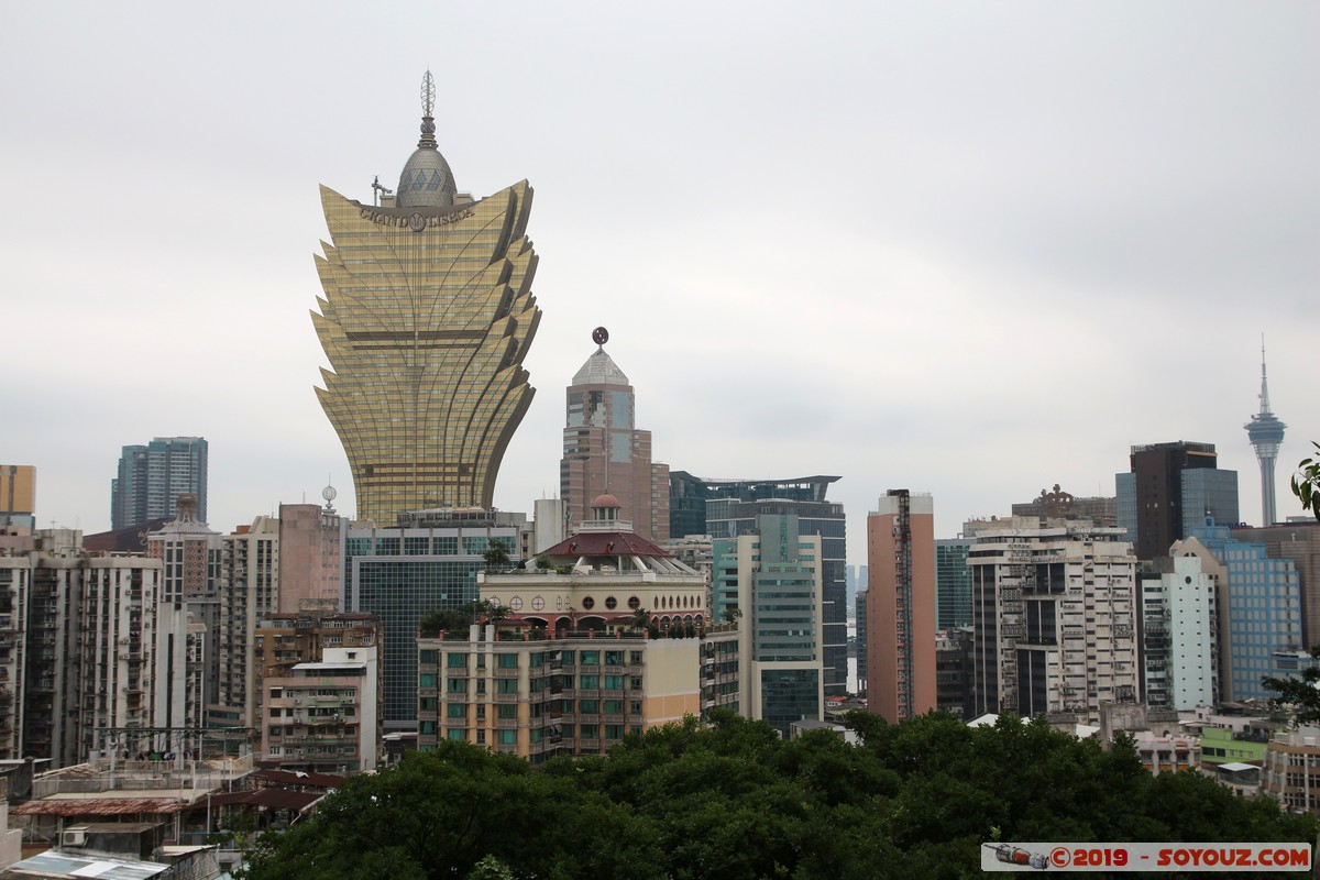 Macao - Vista do  Fortaleza do Monte - Grand Lisboa hotel
Mots-clés: geo:lat=22.19671286 geo:lon=113.54213381 geotagged MAC Macao Santo António Fortaleza do Monte Grand Lisboa hotel