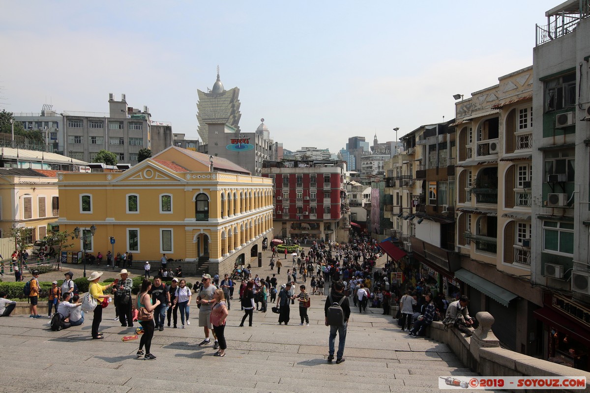 Macao - Largo da Companhia de Jesus
Mots-clés: geo:lat=22.19731325 geo:lon=113.54083577 geotagged MAC Macao Santo António patrimoine unesco Igreja de São Paulo Egli$e Ruines Largo da Companhia de Jesus Grand Lisboa hotel