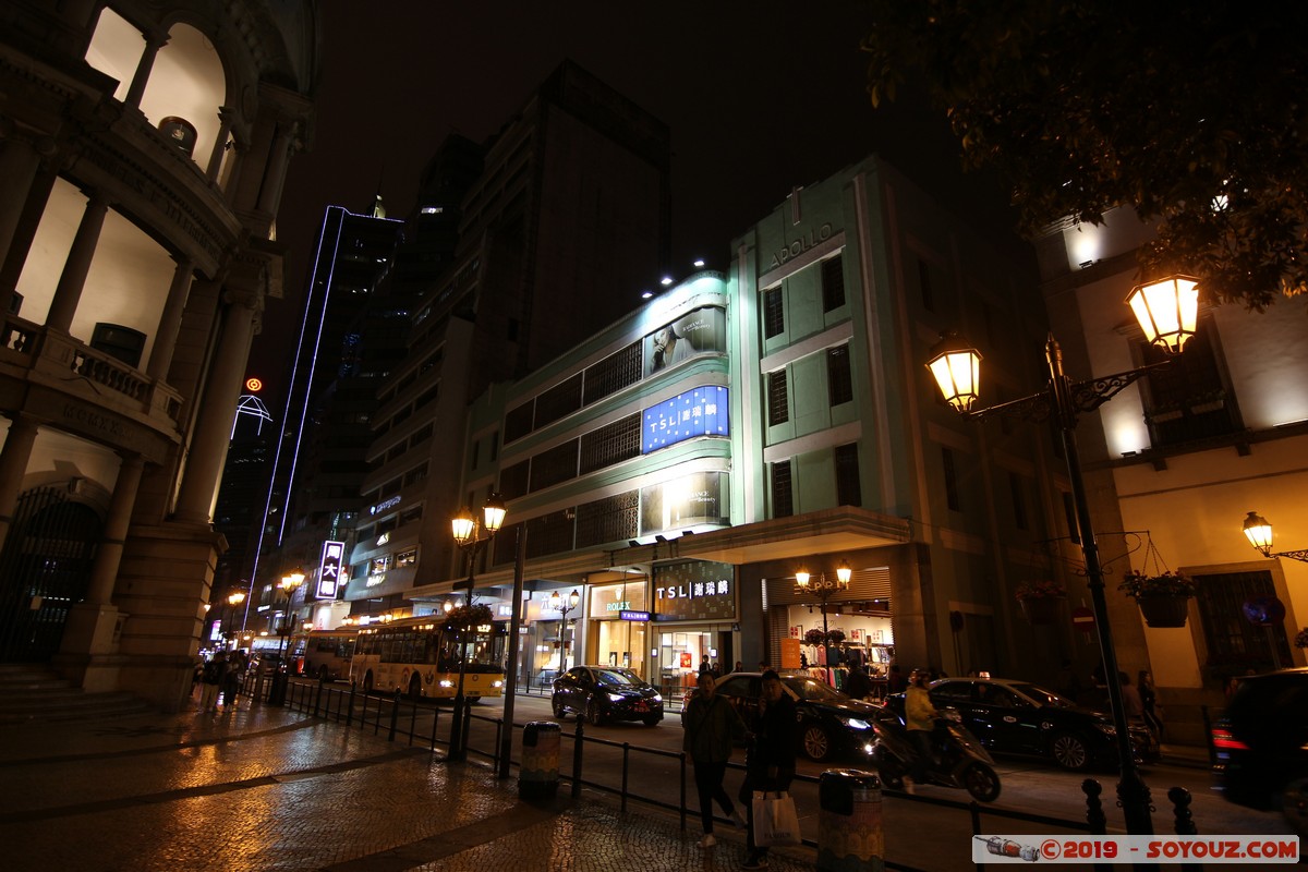 Macao by night - Apollo building
Mots-clés: geo:lat=22.19335016 geo:lon=113.53991210 geotagged MAC Macao Nuit patrimoine unesco Art Deco Largo do Senado Apollo building