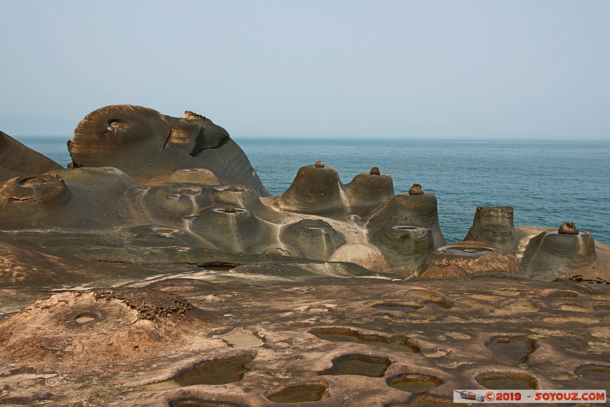 Wanli - Yehliu Geopark - Carp and Candles Rocks
Mots-clés: geo:lat=25.20763005 geo:lon=121.69083985 geotagged Taipeh Taiwan TWN Yeliu New Taipei Wanli District Yehliu Geopark Carp and Candles Rocks