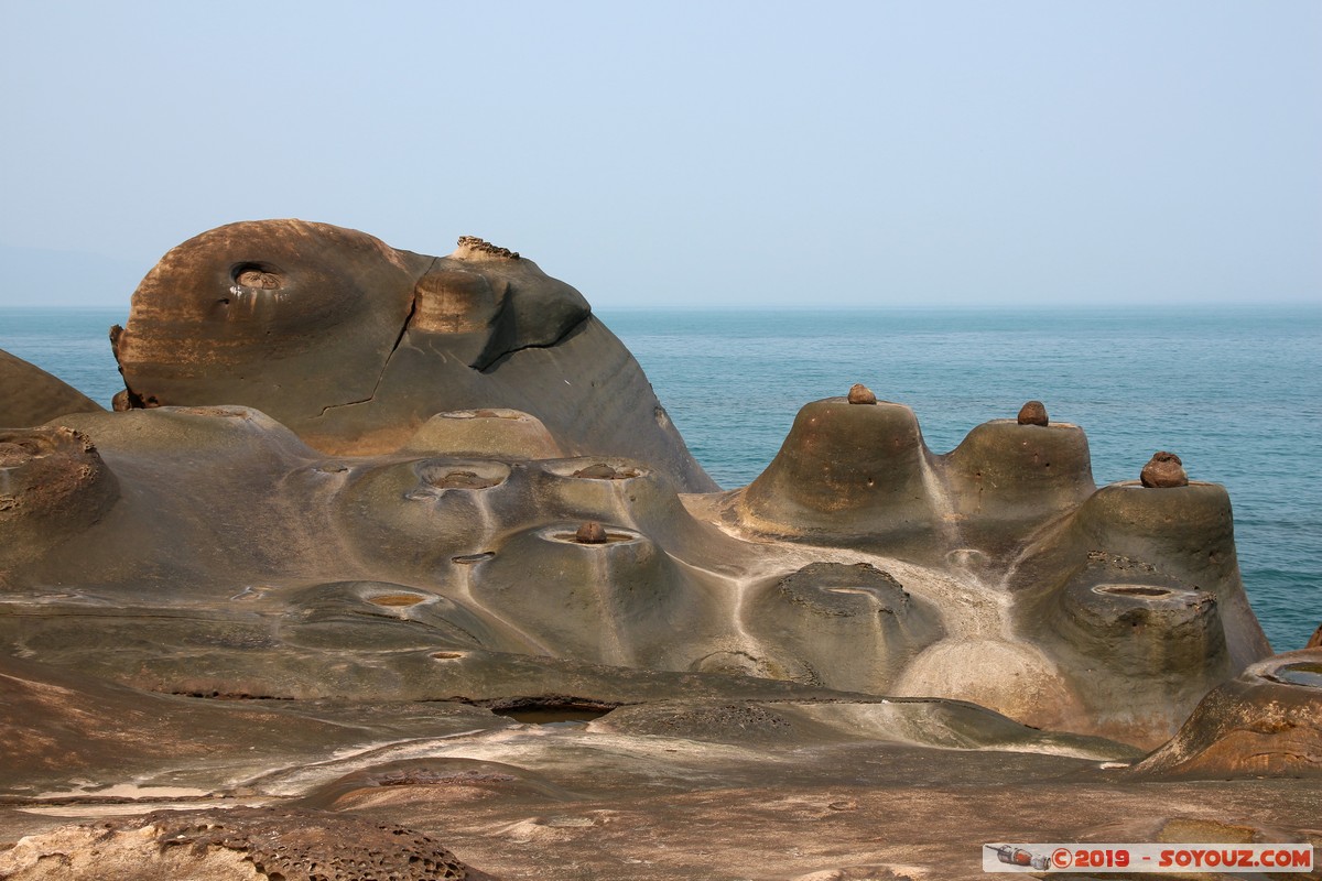 Wanli - Yehliu Geopark - Carp and Candles Rocks
Mots-clés: geo:lat=25.20763005 geo:lon=121.69083985 geotagged Taipeh Taiwan TWN Yeliu New Taipei Wanli District Yehliu Geopark Carp and Candles Rocks