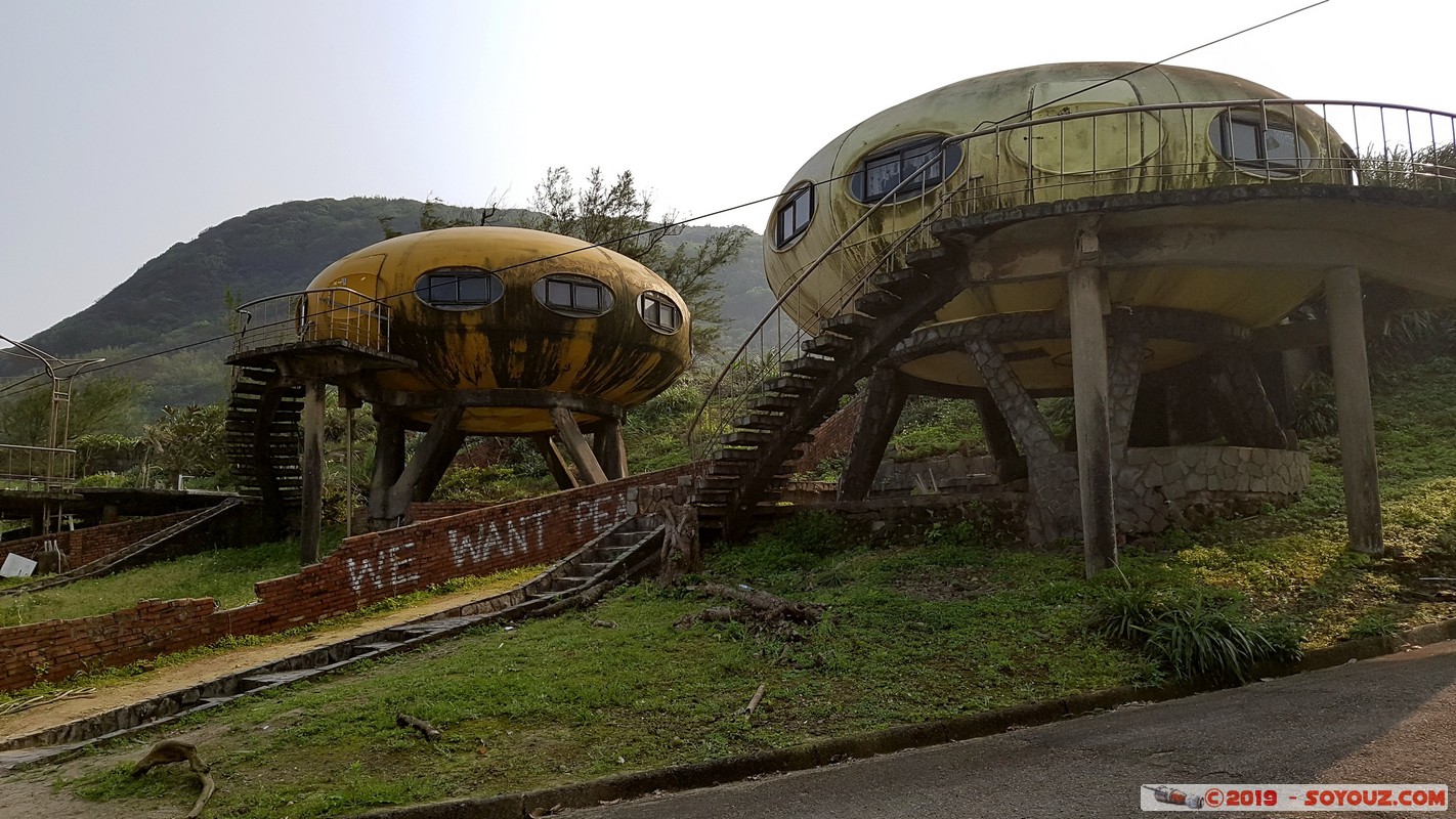 Wanli - UFO Village
Mots-clés: New Taipei UFO Village Futuro House