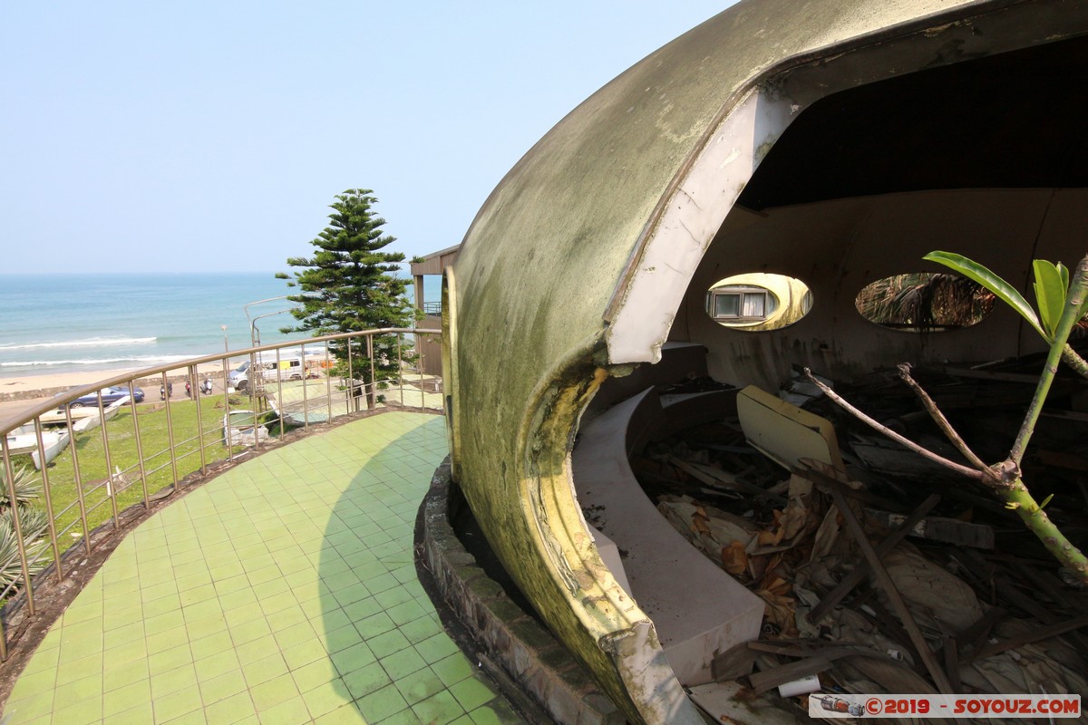 Wanli - UFO Village
Mots-clés: geo:lat=25.18615256 geo:lon=121.68632374 geotagged Meilun Taipeh Taiwan TWN New Taipei UFO Village Futuro House