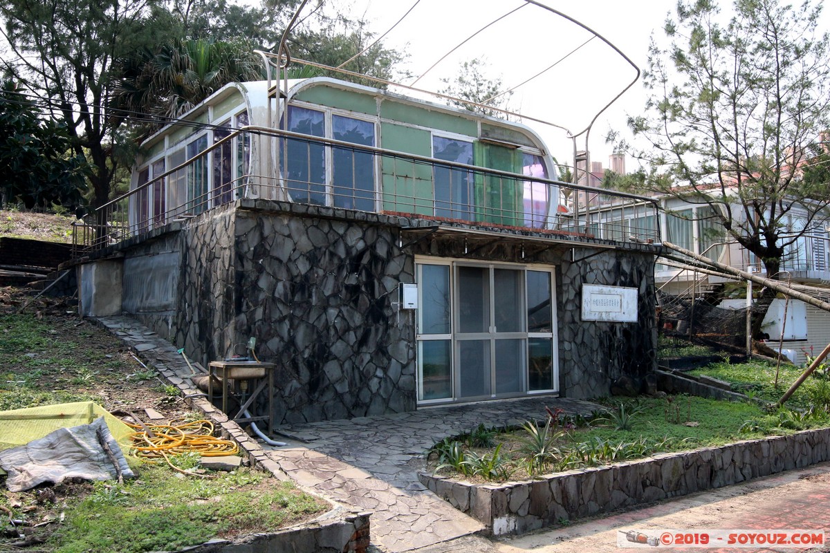 Wanli - UFO Village
Mots-clés: geo:lat=25.18674237 geo:lon=121.68595090 geotagged Meilun Taipeh Taiwan TWN New Taipei UFO Village Futuro House Venturo House