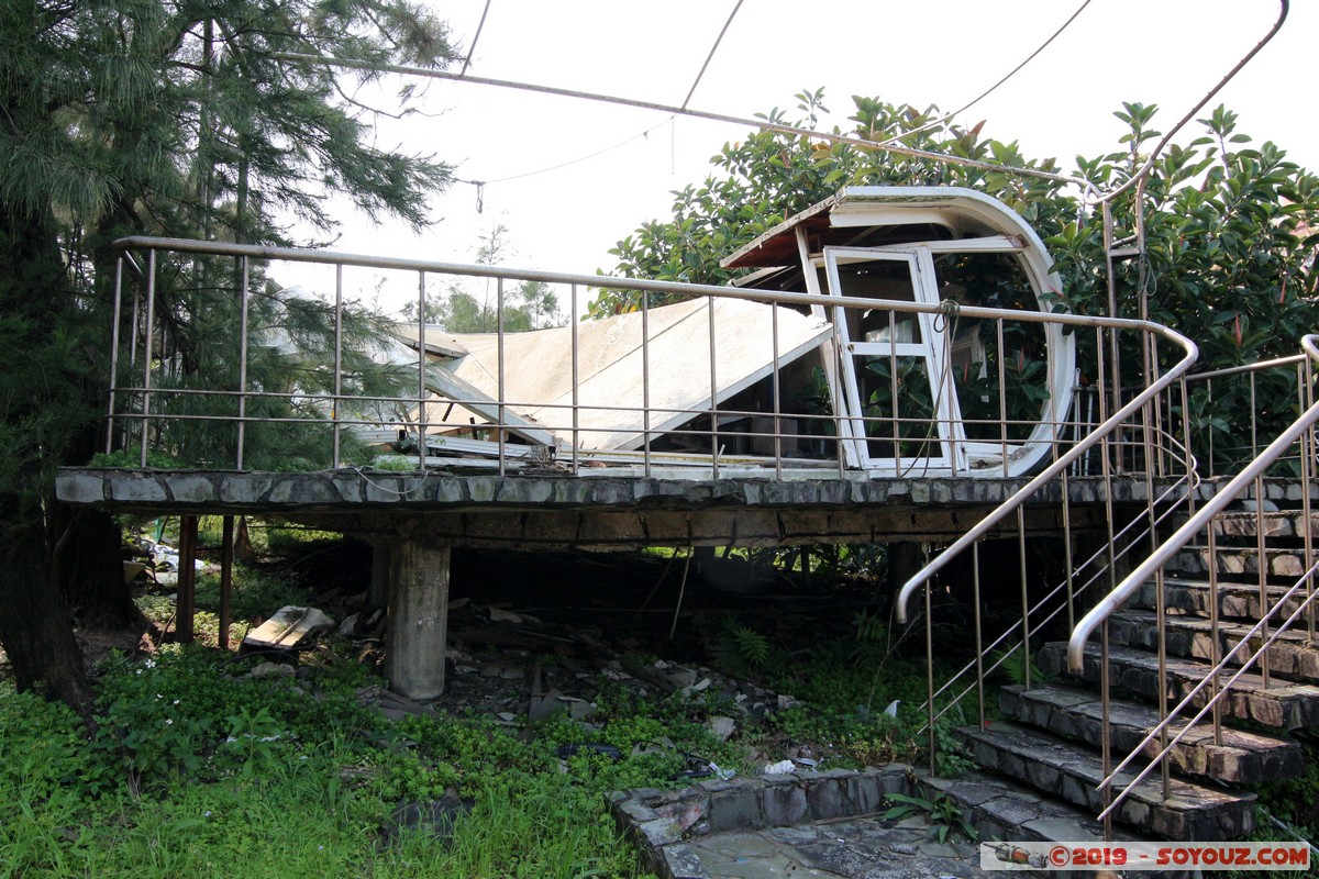 Wanli - UFO Village
Mots-clés: geo:lat=25.18732975 geo:lon=121.68524012 geotagged Meilun Taipeh Taiwan TWN New Taipei UFO Village Futuro House Venturo House