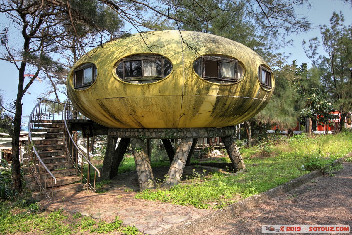 Wanli - UFO Village - HDR
Mots-clés: geo:lat=25.18673202 geo:lon=121.68557375 geotagged Meilun Taipeh Taiwan TWN New Taipei UFO Village Futuro House Hdr Art picture