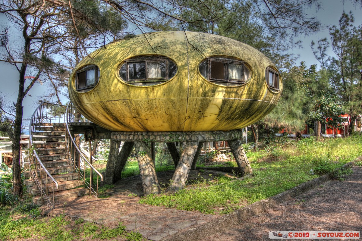 Wanli - UFO Village - HDR
Mots-clés: geo:lat=25.18673202 geo:lon=121.68557375 geotagged Meilun Taipeh Taiwan TWN New Taipei UFO Village Futuro House Hdr Art picture