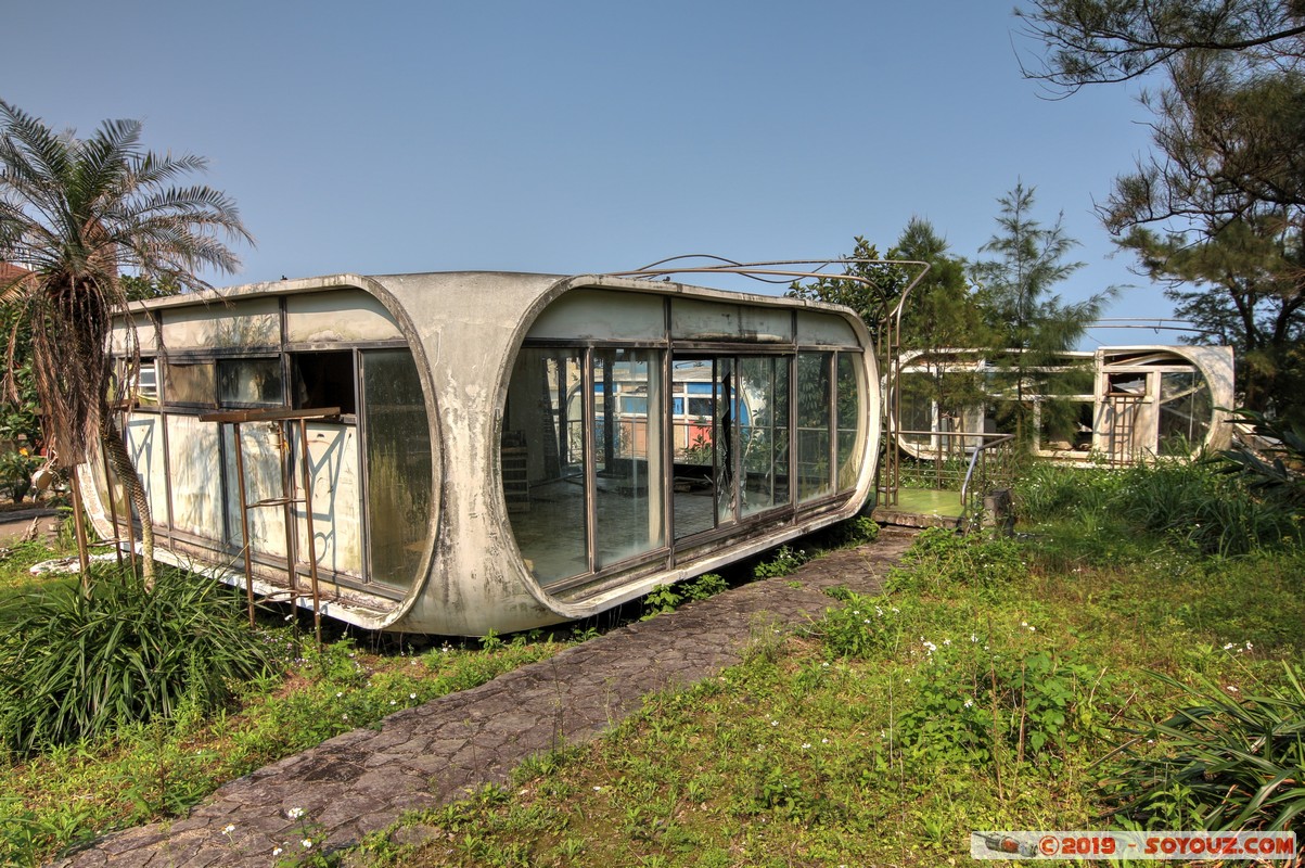 Wanli - UFO Village - HDR
Mots-clés: geo:lat=25.18685824 geo:lon=121.68555766 geotagged Meilun Taipeh Taiwan TWN New Taipei UFO Village Futuro House Venturo House Hdr Art picture