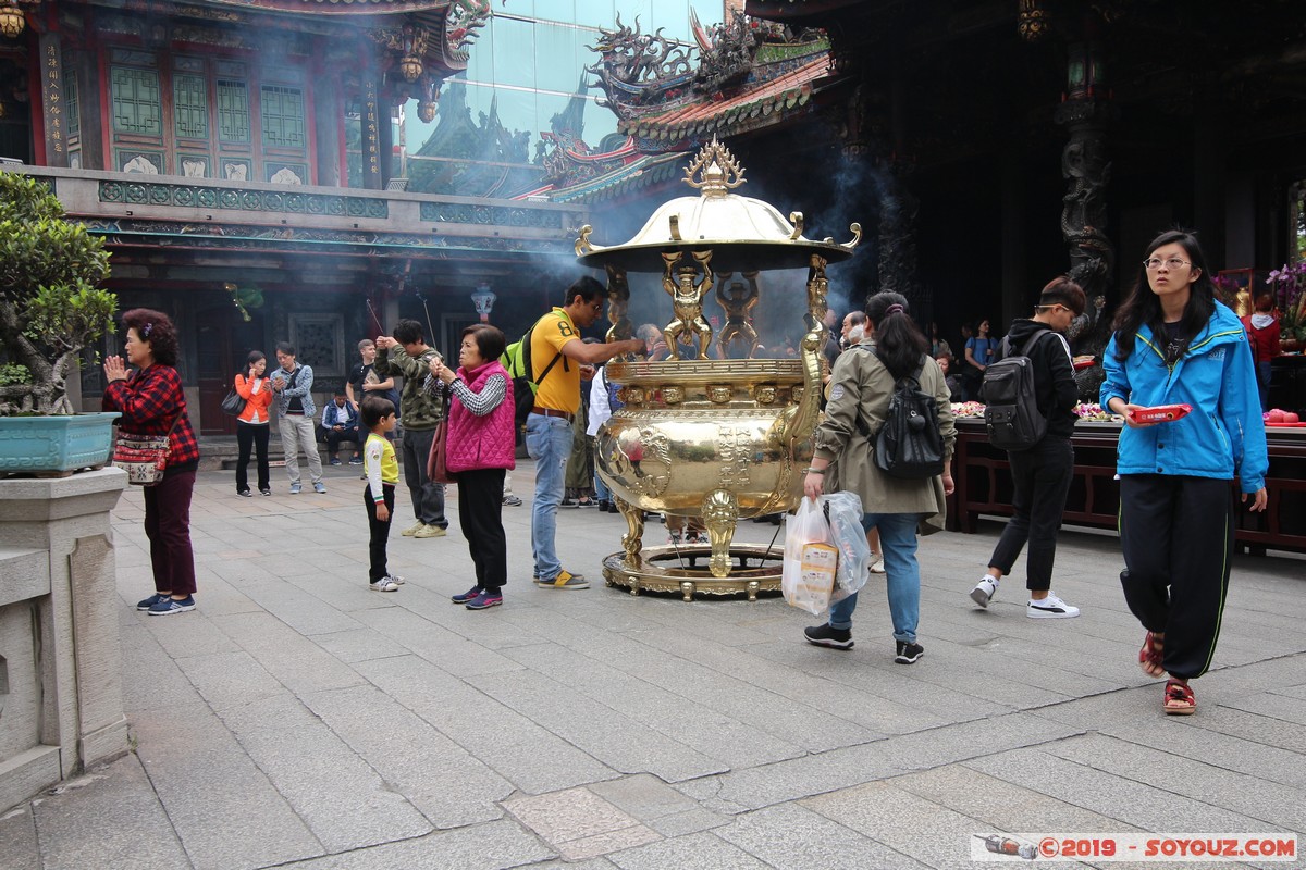 Taipei - Lungshan Temple
Mots-clés: geo:lat=25.03719602 geo:lon=121.50002441 geotagged Taiwan TWN Wan-hua Taipei New Taipei Wanhua District Lungshan Temple Boudhiste