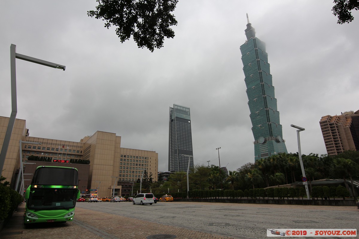 Taipei - Xinyi District - Taipei City Hall and Taipei 101
Mots-clés: geo:lat=25.03760633 geo:lon=121.56246667 geotagged Taiwan TWN Xingya Taipei New Taipei Xinyi District Taipei City Hall skyscraper Taipei 101 Deloitte Tower