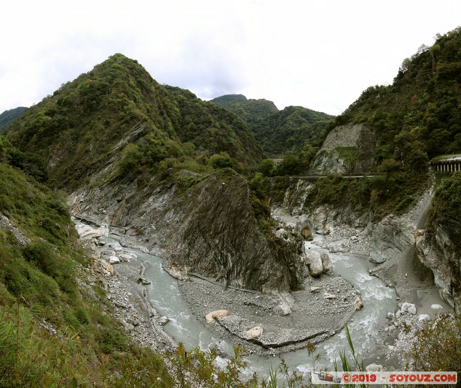 Taroko Gorge - Dasha River - Panorama
Mots-clés: geo:lat=24.18505680 geo:lon=121.48909712 geotagged Taiwan Tianxiang TWN Hualien County Taroko Gorge Dasha River panorama Riviere Montagne