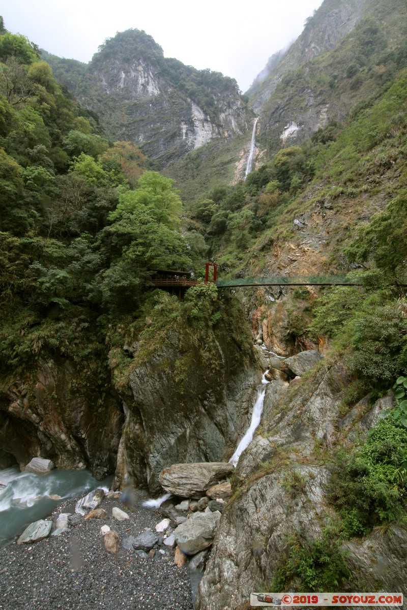 Taroko Gorge - Baiyang Trail
Mots-clés: geo:lat=24.17841439 geo:lon=121.47591207 geotagged Taiwan TWN Xiqiliang Hualien County Taroko Gorge Baiyang Trail Riviere Montagne Pont