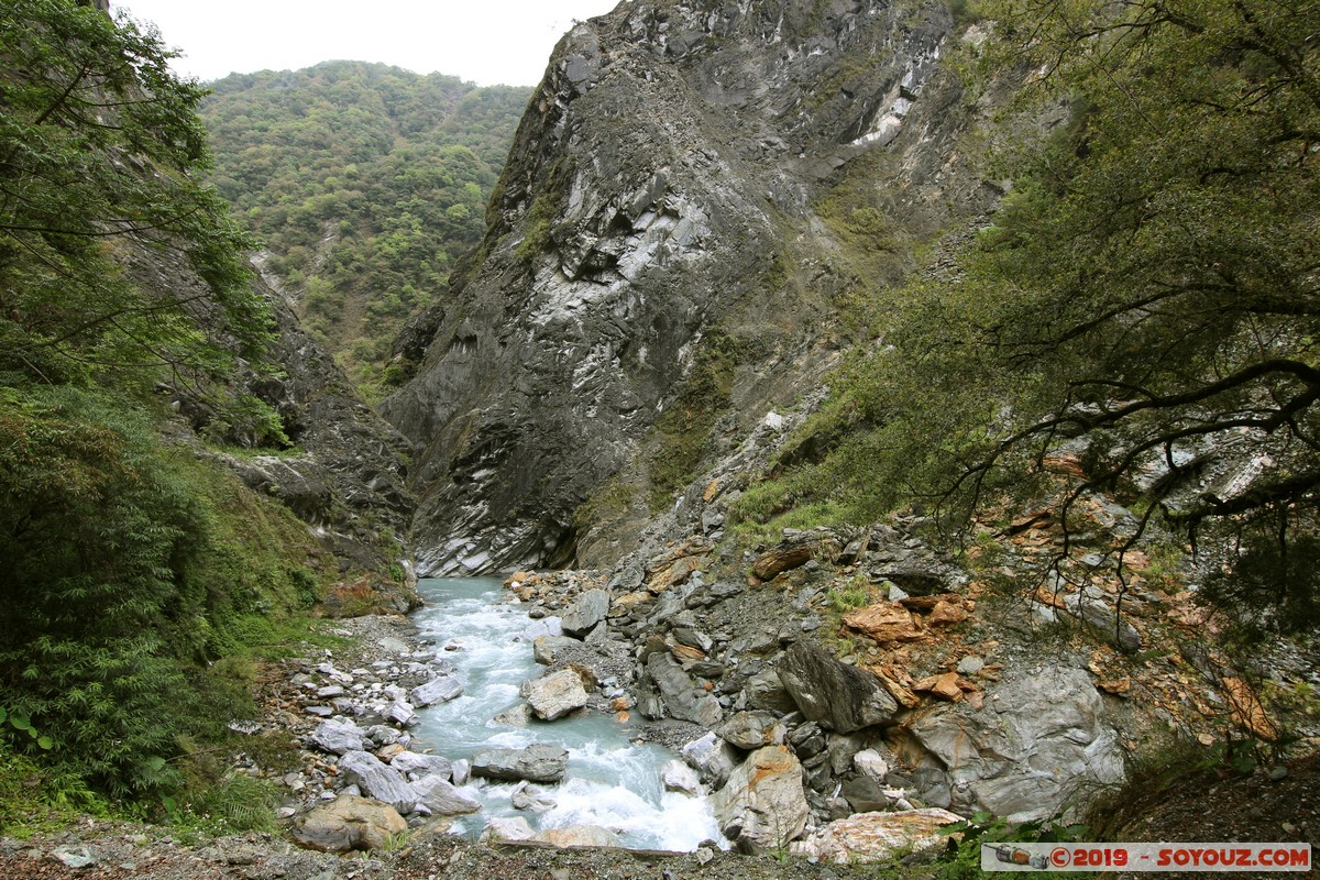 Taroko Gorge - Baiyang Trail
Mots-clés: geo:lat=24.17876984 geo:lon=121.47566018 geotagged Taiwan TWN Xiqiliang Hualien County Taroko Gorge Baiyang Trail Riviere Montagne