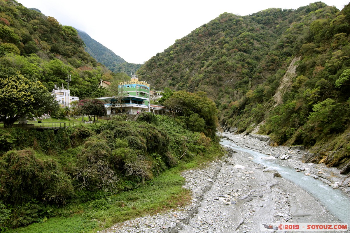 Taroko Gorge - Tianxiang
Mots-clés: geo:lat=24.18193100 geo:lon=121.49518833 geotagged Taiwan Tianxiang TWN Hualien County Taroko Gorge Montagne