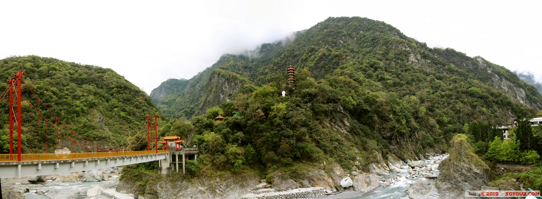 Taroko Gorge - Tianxiang - Xiangde Temple
Mots-clés: geo:lat=24.18185140 geo:lon=121.49558703 geotagged Taiwan Tianxiang TWN Hualien County Taroko Gorge Montagne Xiangde Temple Boudhiste