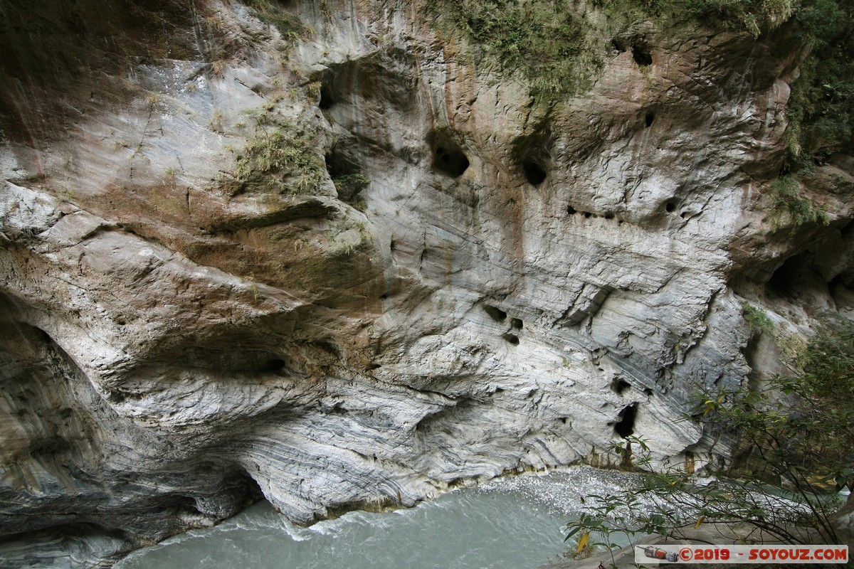Taroko Gorge - Swallow Grotto Trail (Yanzikou)
Mots-clés: geo:lat=24.17377220 geo:lon=121.56538889 geotagged Taiwan TWN Yanzikou Hualien County Taroko Gorge Swallow Grotto Trail (Yanzikou) Montagne Riviere