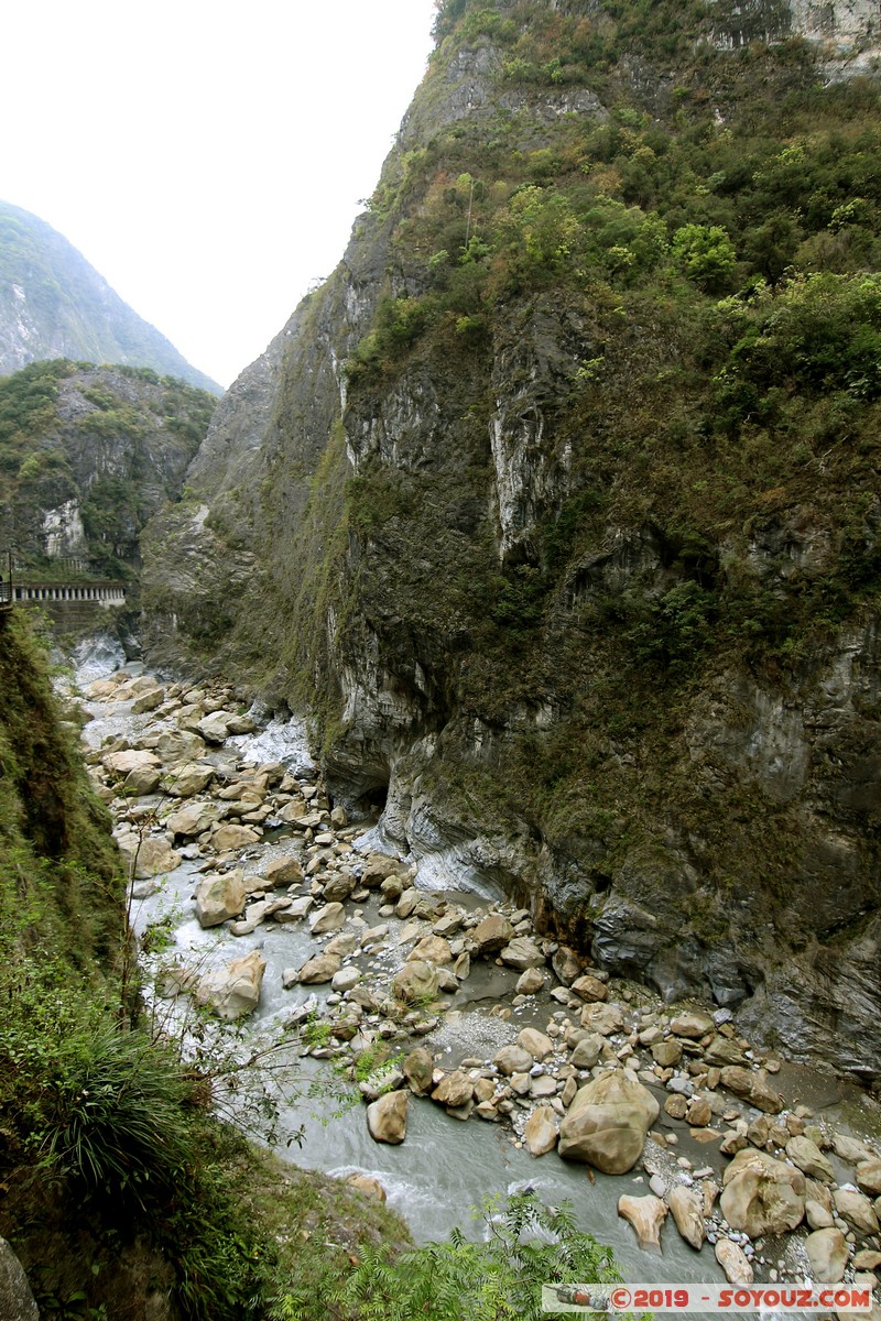 Taroko Gorge - Swallow Grotto Trail (Yanzikou)
Mots-clés: geo:lat=24.17439306 geo:lon=121.56407389 geotagged Taiwan TWN Yanzikou Hualien County Taroko Gorge Montagne Swallow Grotto Trail (Yanzikou) Riviere