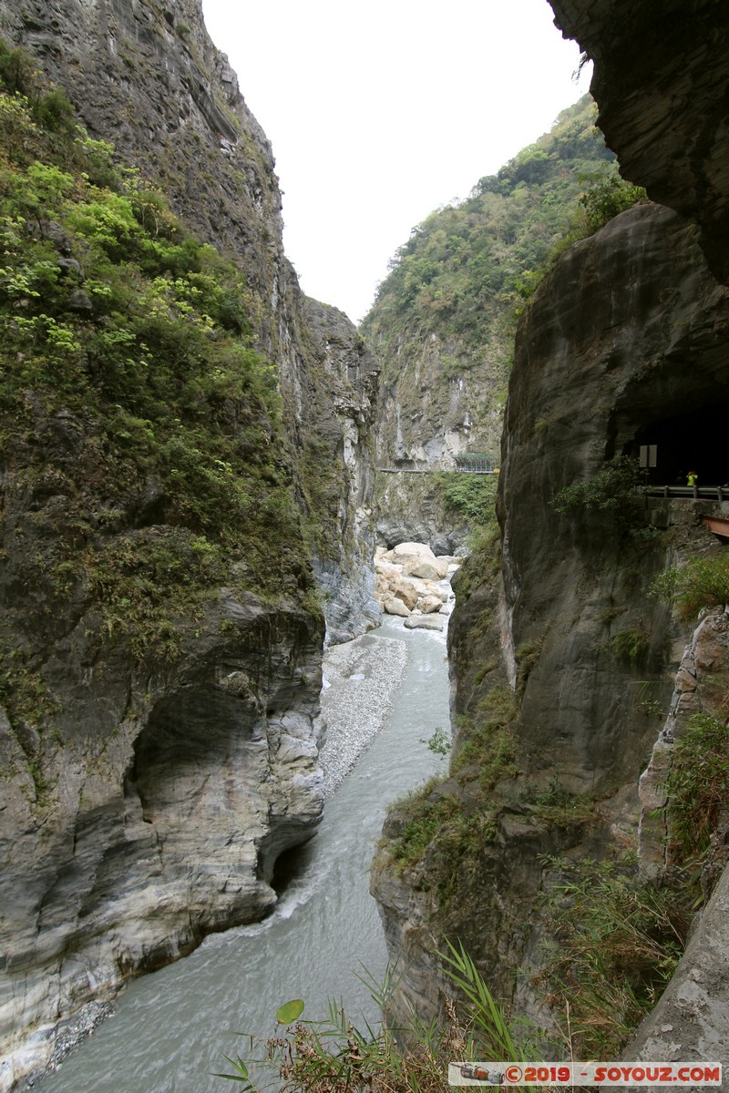 Taroko Gorge - Swallow Grotto Trail (Yanzikou)
Mots-clés: geo:lat=24.17221281 geo:lon=121.56161326 geotagged Taiwan TWN Yanzikou Hualien County Taroko Gorge Montagne Swallow Grotto Trail (Yanzikou) Riviere