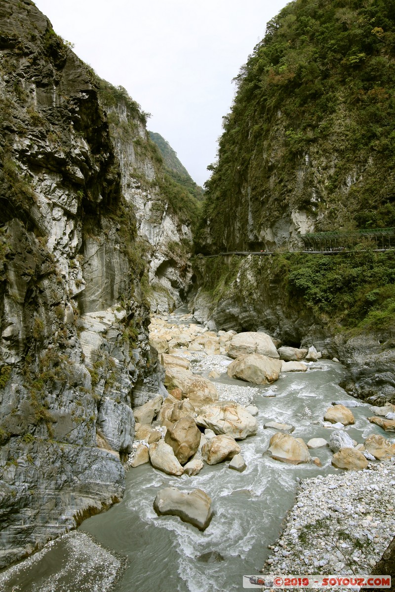 Taroko Gorge - Swallow Grotto Trail (Yanzikou)
Mots-clés: geo:lat=24.17267199 geo:lon=121.55996951 geotagged Taiwan TWN Yanzikou Hualien County Taroko Gorge Montagne Swallow Grotto Trail (Yanzikou) Riviere