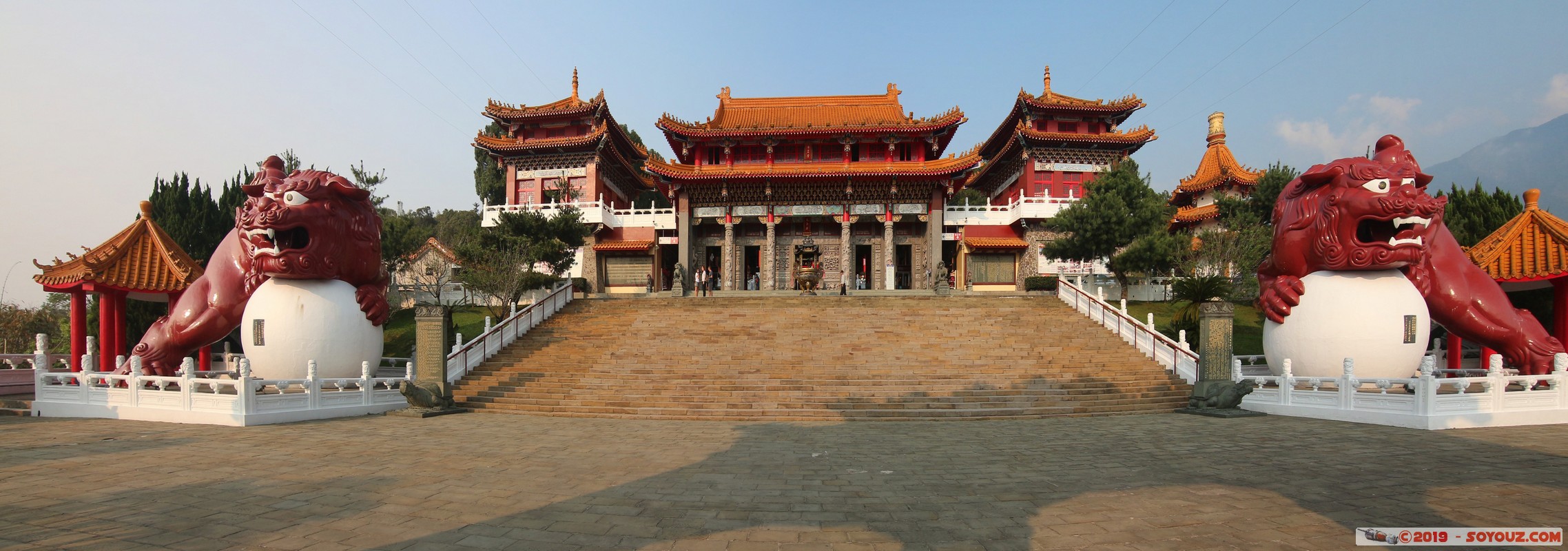 Sun Moon Lake - Wen Wu Temple - panorama
Mots-clés: geo:lat=23.86971691 geo:lon=120.92717772 geotagged Songbailun Taiwan TWN Nantou County Sun Moon Lake Wen Wu Temple Boudhiste sculpture panorama