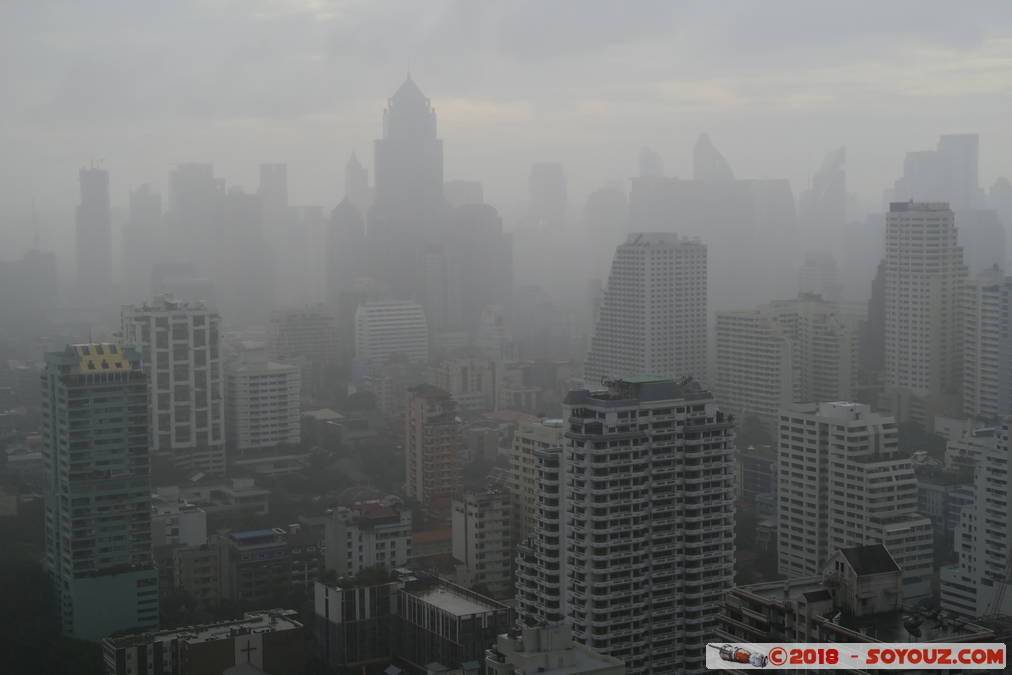 Bangkok - View on the city from 35th Floor
Mots-clés: Bang Rak Bangkok geo:lat=13.73314493 geo:lon=100.56057036 geotagged Sukhumvit THA Thaïlande Column Bangkok Hotel skyscraper brume Nuages