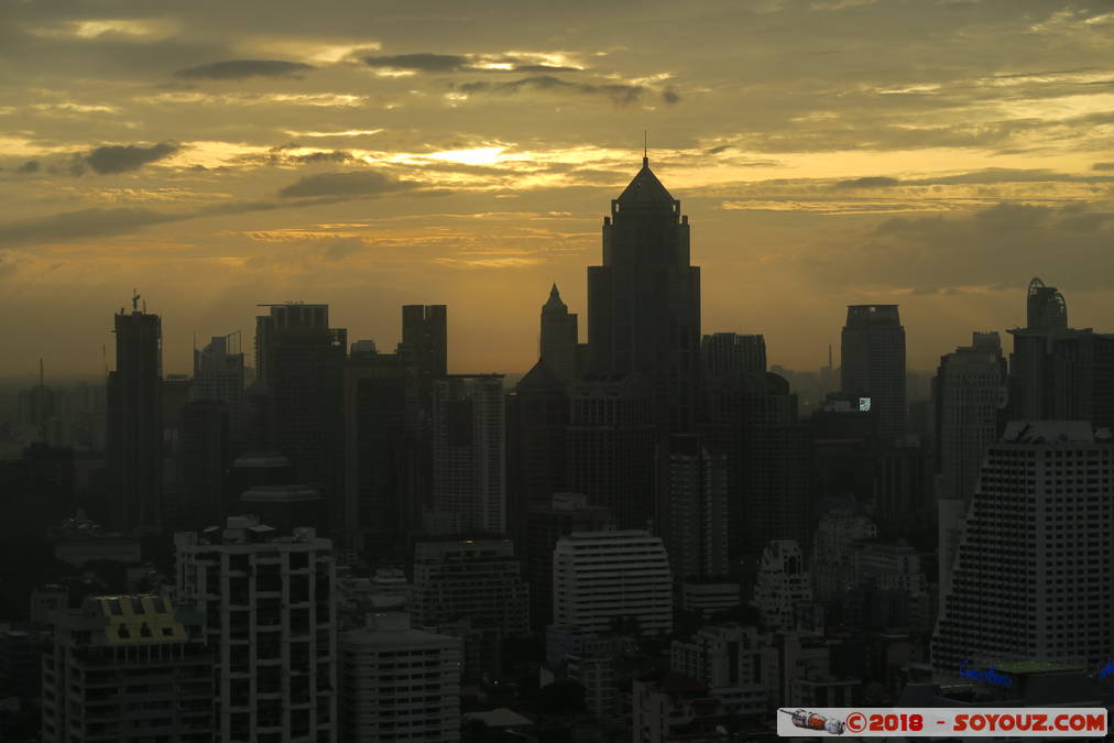 Bangkok - Sunset on the city from 35th Floor
Mots-clés: Bang Rak Bangkok geo:lat=13.73314493 geo:lon=100.56057036 geotagged Sukhumvit THA Thaïlande Column Bangkok Hotel skyscraper sunset Lumiere