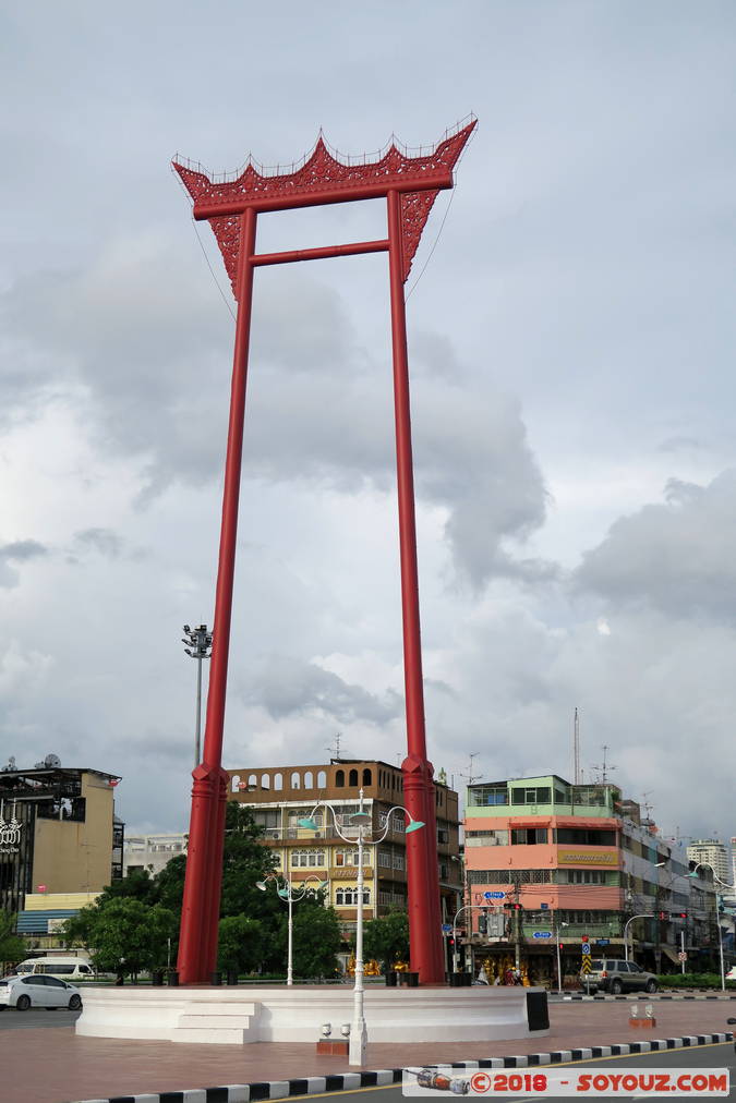 Bangkok - Bamrung Mueang Rd - Sao Ching Cha (Giant Swing)
Mots-clés: Bangkok geo:lat=13.75170468 geo:lon=100.50102130 geotagged Phra Nakhon THA Thaïlande Bamrung Mueang Rd Sao Ching Cha (Giant Swing)