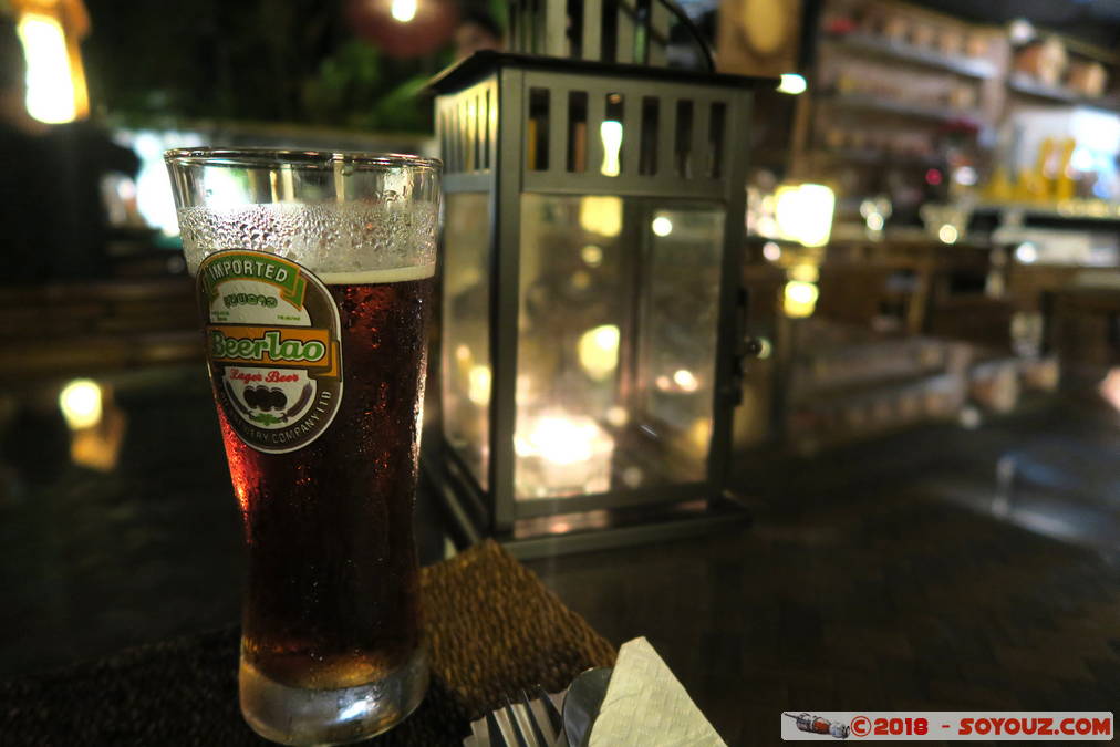 Bangkok by Night - Cold Beerlao
Mots-clés: Bang Rak Bangkok geo:lat=13.72763416 geo:lon=100.56159765 geotagged Sukhumvit THA Thaïlande Nuit Sukhumvit Soi 16 Nourriture Lumiere