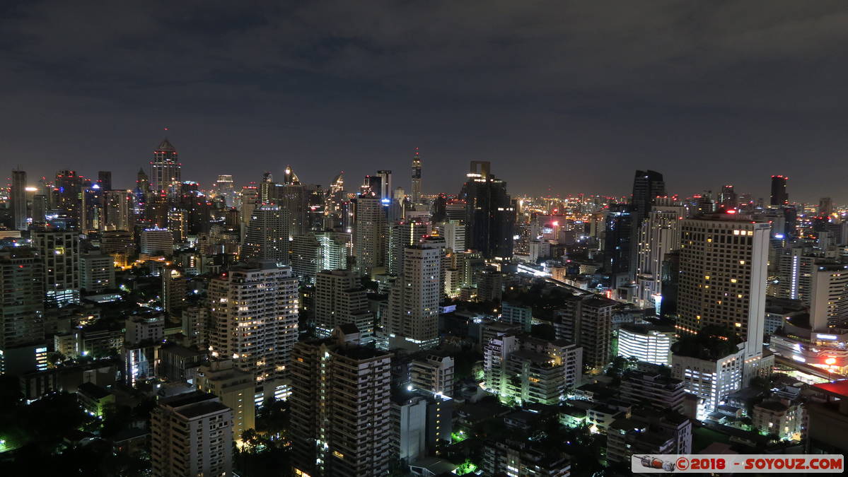 Bangkok by Night - View on the city from 35th Floor
Mots-clés: Bang Rak Bangkok geo:lat=13.73315274 geo:lon=100.56057304 geotagged Sukhumvit THA Thaïlande Nuit skyscraper