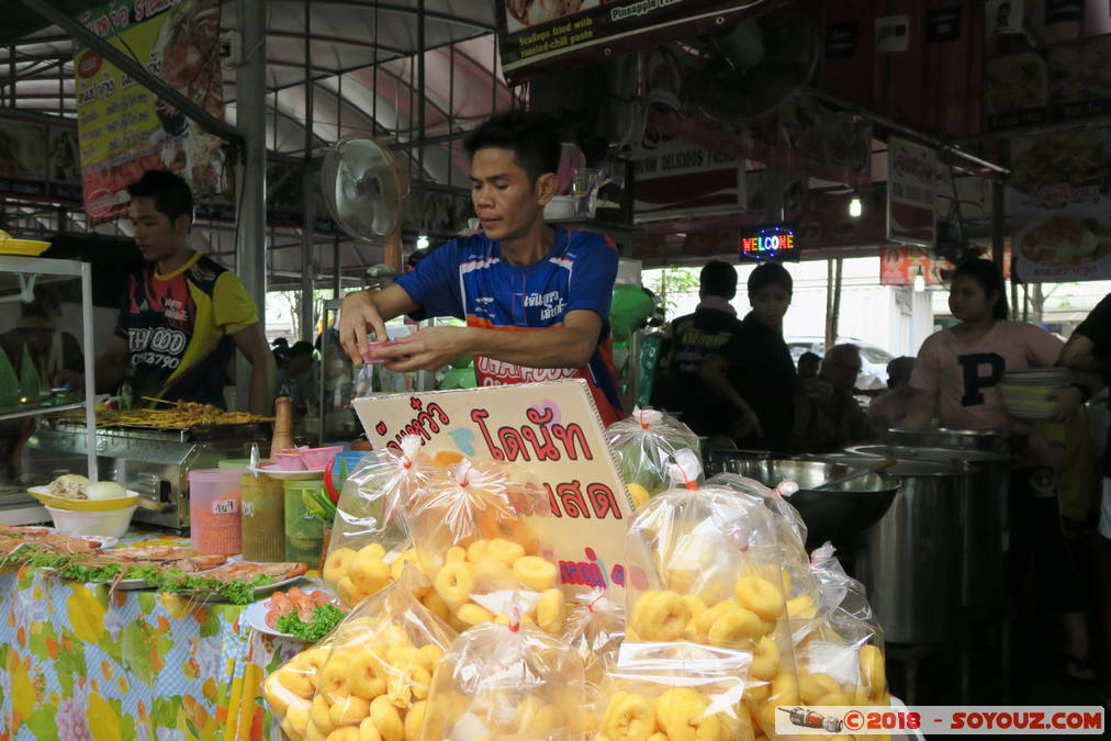 Bangkok - Chatuchak Weekend Markets
Mots-clés: Bang Su Bang Sue Bangkok geo:lat=13.79950097 geo:lon=100.54976642 geotagged THA Thaïlande Chatuchak Weekend Markets Marche